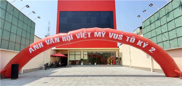 Công trình thi công Sàn dán keo cho Công Ty Gia Kiến tại Hội Việt Mỹ VUS
