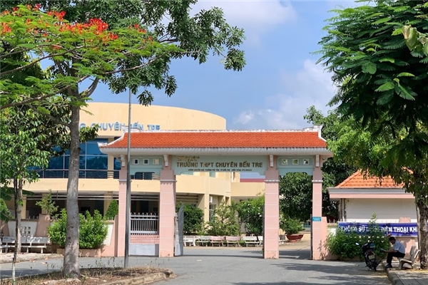 Thi công sàn thể thao cho trường THPT Chuyên Bến Tre